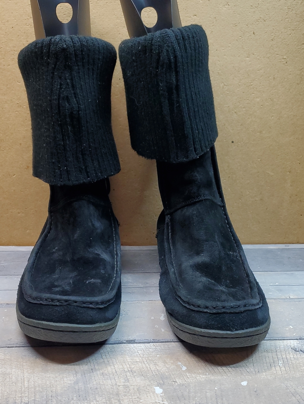 The North Face Womens Black Suede Cable Knit Winter Boots Size 6.5/23.5